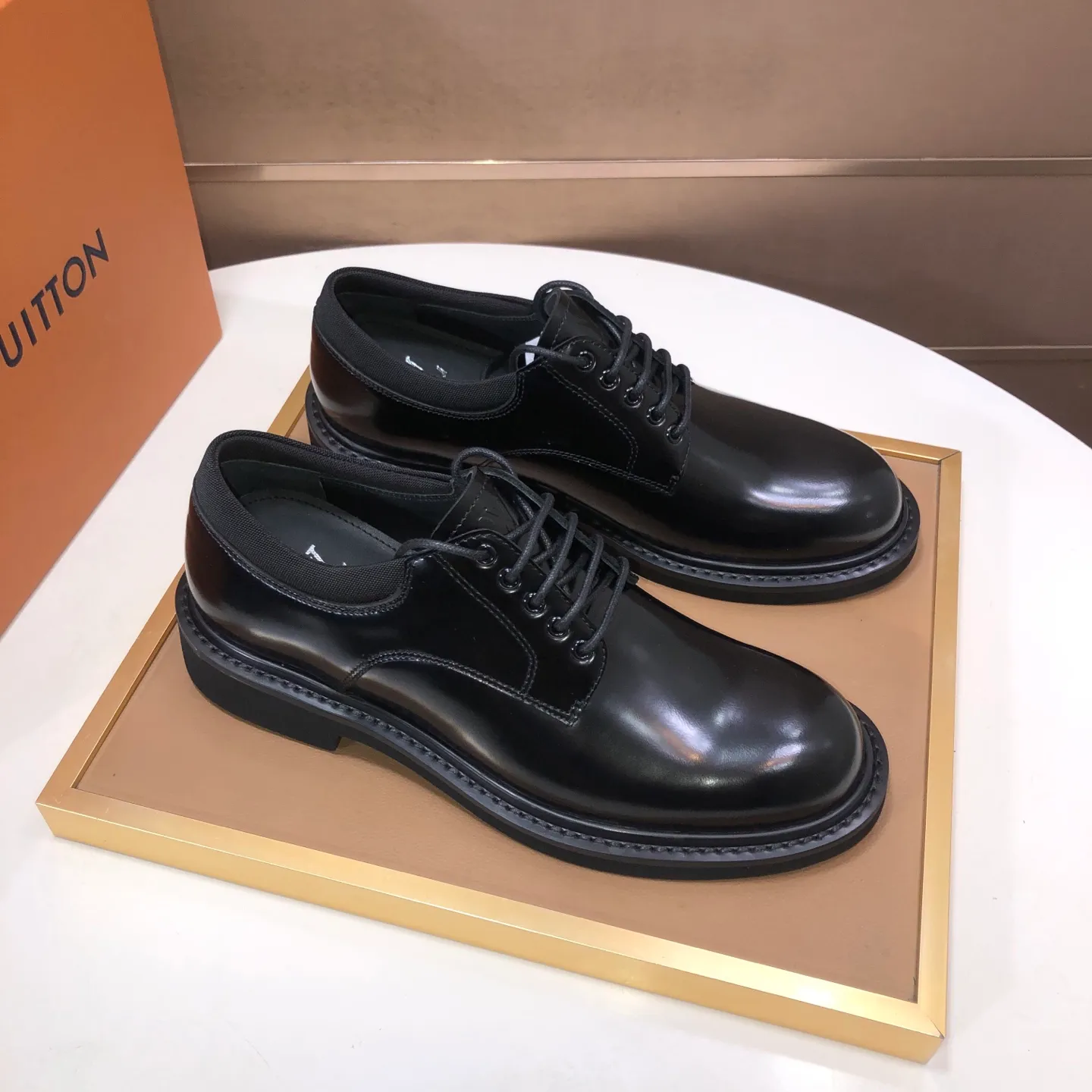 Men's men's shoes 💰660💰[LOUIS VUITTON] (original order) new style 🍀LV Louis Vuitton * - top version of LV classic leather shoes! Made of imported original single cowhide, original leather side strips and wear-resistant rubber outsole! High quality products! Code number 39-44 (38.45 customized)